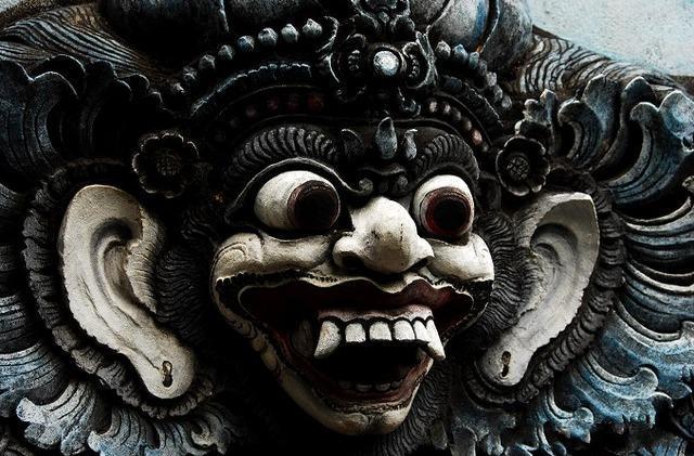 洪武三年(1370)秋天,朱元璋又一次召见张正常天师,向他详细询问了鬼神