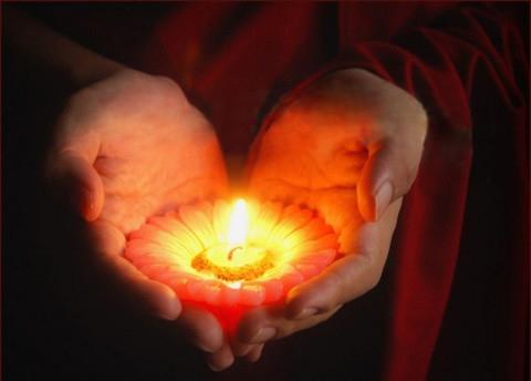 点亮心灯——浅谈《心经》的心理治疗