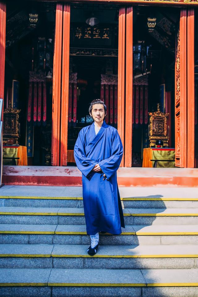 江南正一派的道士被这一系列规定治的很惨,但是全真道孤家寡人一个