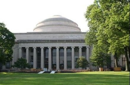 10圣母大学门多萨商学院宾夕法尼亚大学沃顿商学院成立于1881年,是