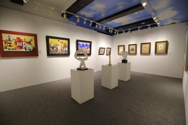 "坐标重置:上海当代艺术展"开幕 120件作品亮相