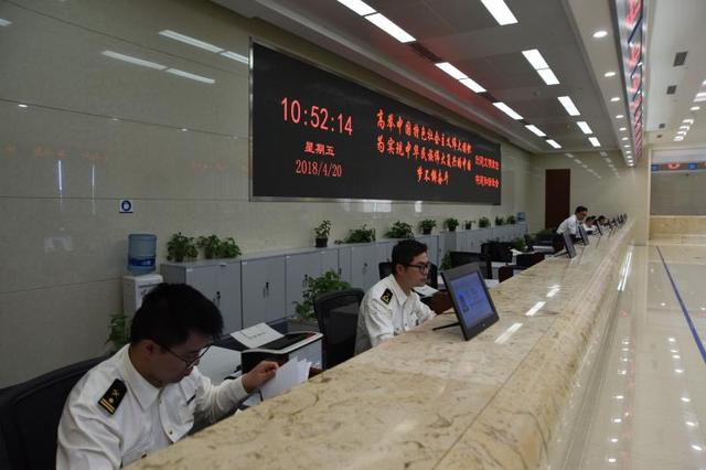 今起 上海海关原报关报检229个申报项目精简一半