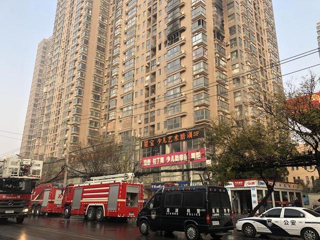 西安一高层住户家中起火 致一对母女不幸身亡