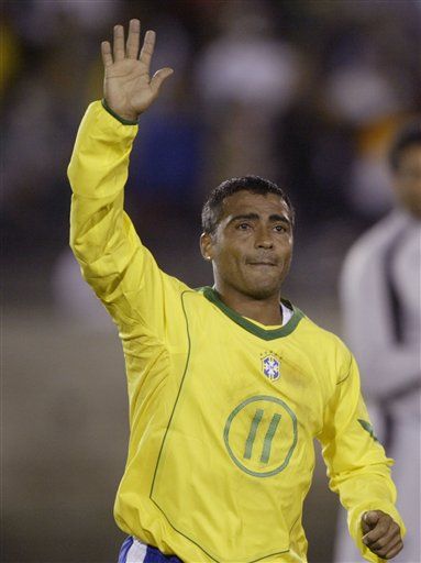 罗马里奥正式宣布复出 43岁独狼征战巴西联赛