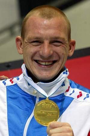 不懂英语闹笑话 俄罗斯老将萨乌丁被"问晕"