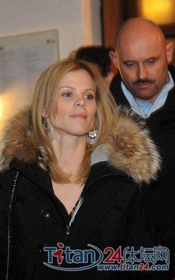 "老虎"伍兹的妻子艾琳不随丈夫出征美国赛.