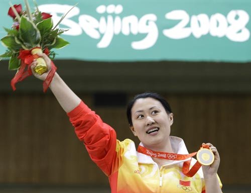 奥运冠军陈颖左耳接近失聪希望听到女儿呼唤