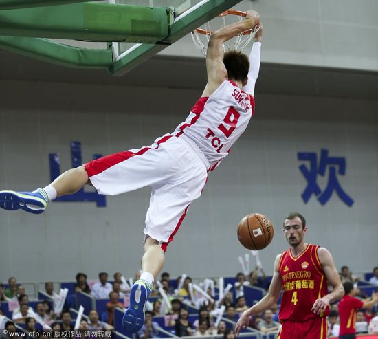 孙悦以两记扣篮宣告回归