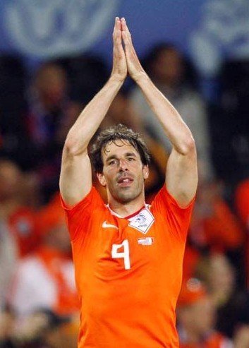 范尼重回荷兰国家队 小禁区之王将出战欧预赛