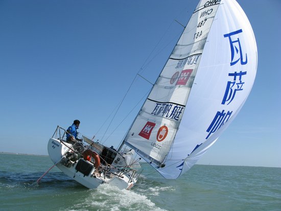 首位中国水手郭川参加横跨大西洋帆船赛圆梦