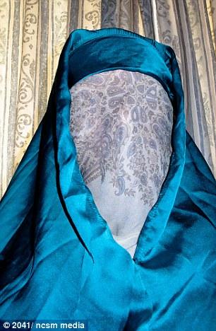 现实版套中人喜爱全身包裹丝绸