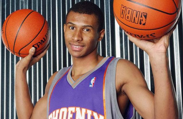 巴尔博萨一年底薪签约勇士巴西闪电辅佐库里