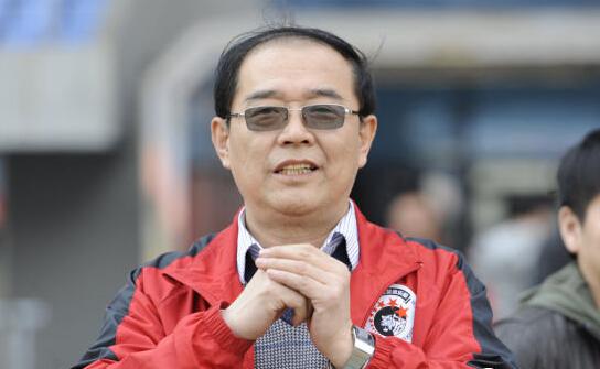 前辽足老总变球迷领袖 亲率1200人为辽足加油