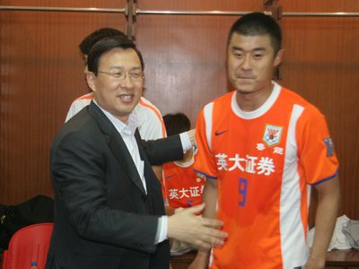 山东电力集团公司总经理,山东鲁能(微博)泰山足球俱乐部董事长李同智