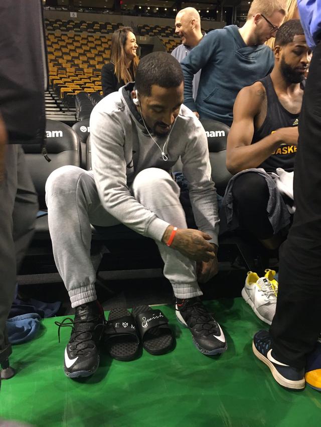 终于等到你jr今日复出替补登场将遭限时令