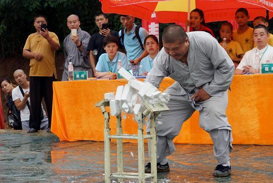 少林大會變武林奧運會 鐵砂掌二指禪神功頻現