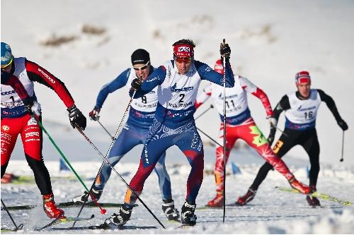 炫酷單板還是優雅雙板 滑雪初學者做最優選擇