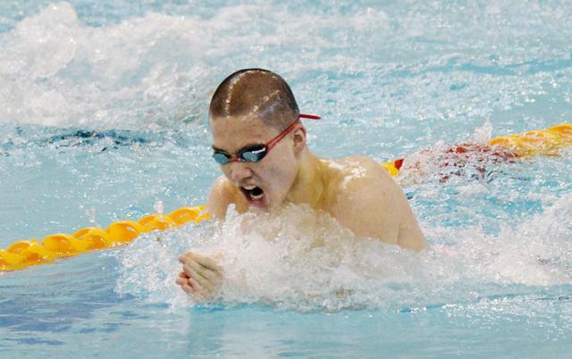 泳军小鲜肉实力更胜颜值 16岁小将直逼孙杨