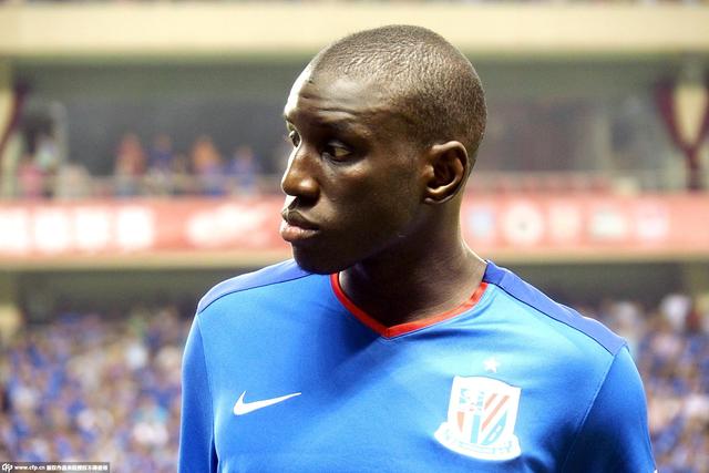 渝媒:申花并非无懈可击 限制登巴巴将是关键