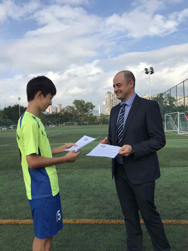 创办的青训机构,他们把西班牙职业足球先进的训练体系移植到了中国