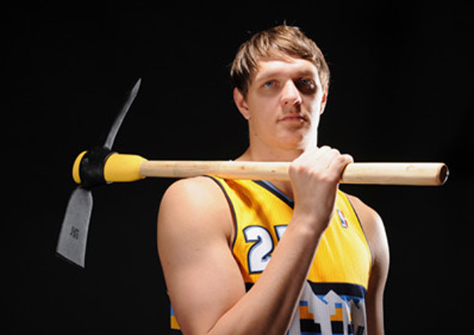 骑士新帅承认追逐莫兹戈夫 透露另一心仪后卫