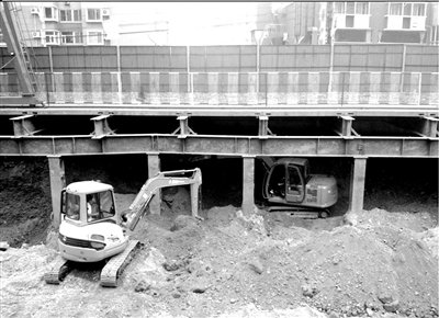 修地铁首用铺盖法不用占道