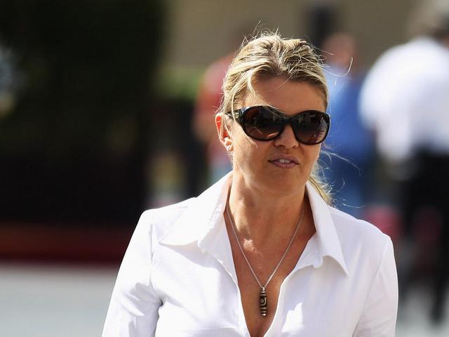 舒马赫妻子感谢车迷支持 称最困难时间已过去