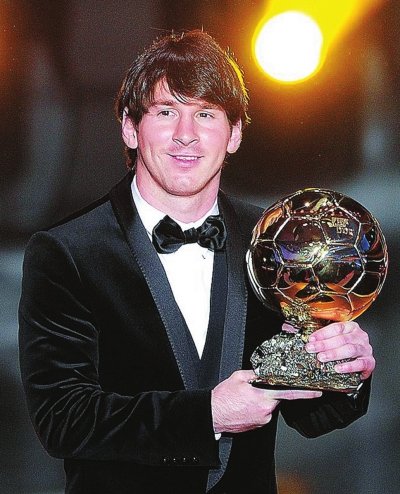 豪门观察:梅西第三代球王? 请两年后再激辩