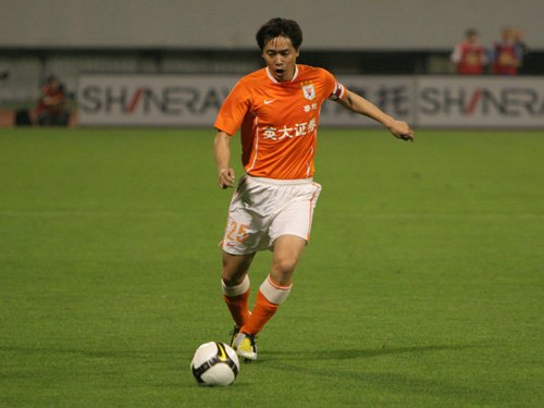 停薪停赛罚款3万矫哲殴打队友遭鲁能重罚