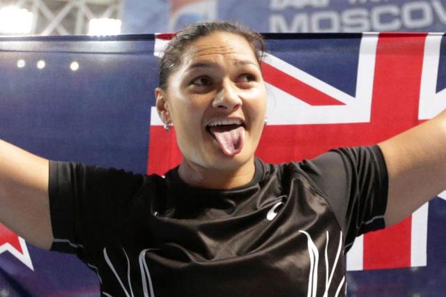 瓦莱丽    亚当斯