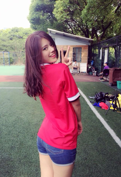 专访曼联美女球迷:最爱小贝 爵爷退休心痛