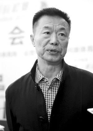 "南马"组委会秘书长,南京市体育局副巡视员陈苏宁"跑马"已然成风.