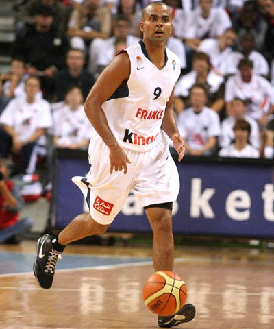 帕克获法国队友盛赞 巴图姆:他全世界排前五