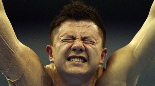 陈一冰带伤参赛咬破嘴唇使劲时总发不上力