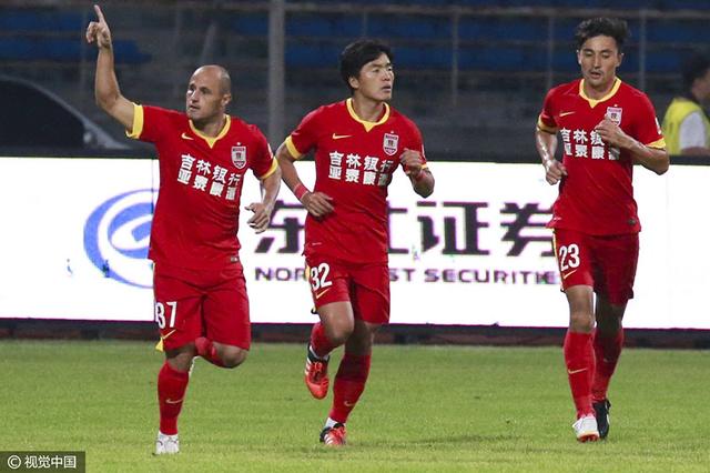 半场战报-亚泰2-0力帆 莫雷罗传射布鲁诺破门