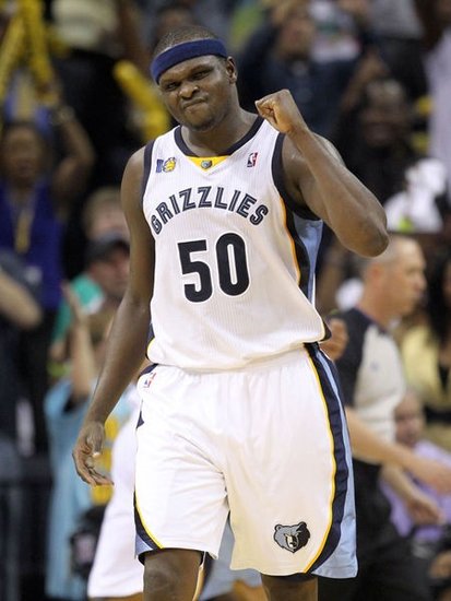 兰多夫游泳池狂虐小伙伴 疯砍89分58前场板