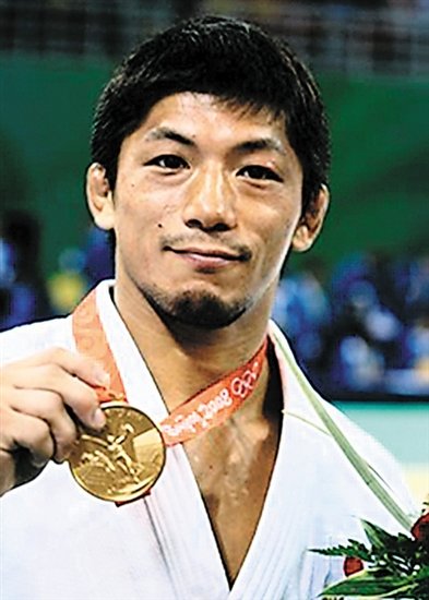日本两届奥运柔道冠军因强奸女弟子入狱五年