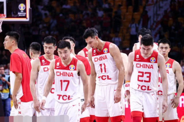 中国男篮奥运落选赛掉入死亡之组 我们该用什么阵容去打？