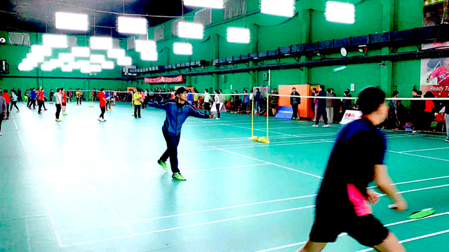 第十届北京市职工羽毛球联赛举办 东区赛300余职工参赛