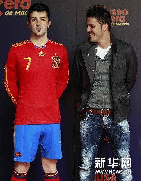 当日,比利亚在马德里蜡像馆出席了自己的蜡像揭幕仪式.