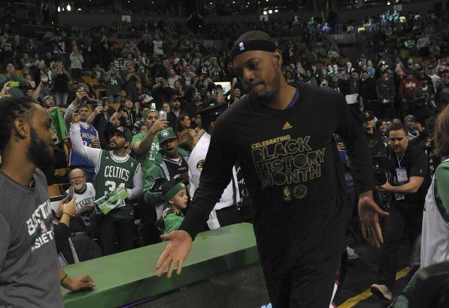 直击皮尔斯波士顿谢幕战:亲吻地板 为球迷流泪