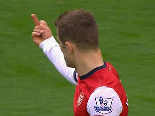 再现中指门!阿森纳太子爷劣行竟学习小贝?