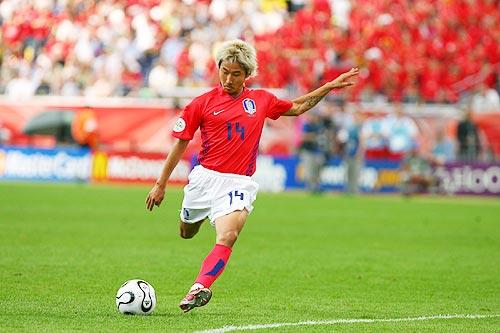 体育8月3日讯 此次东亚杯,金英权和张贤秀被任命为韩国队的正副队长