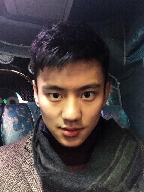 宁泽涛发鸡汤秀自拍 网友:愿包子一直鸡汤味