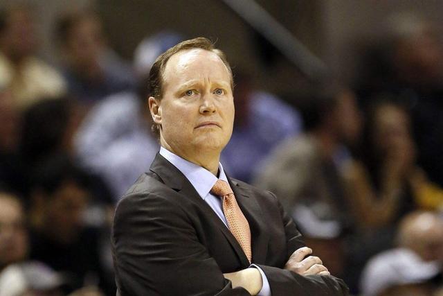 他还将会继续担任球队主教练,老鹰方面也开始寻找新的继任者