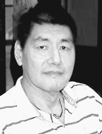 1974年首次参加亚运会张大维擎五星红旗入场