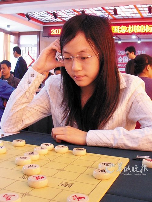 时凤兰的得胜,夺得2012年全国象棋女子团体赛冠军后,主教练吕钦禁不住