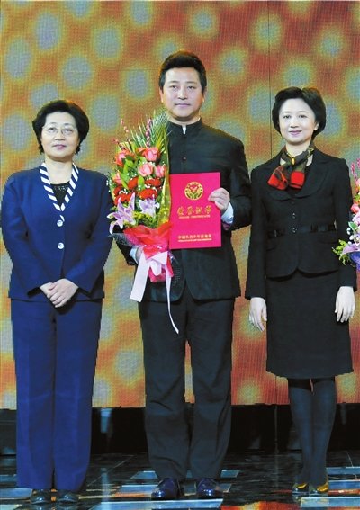 毕铭鑫:比获金鹰奖都高兴