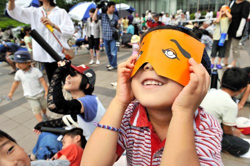 新瀉市的孩子 日本香川縣坂出市的孩子們 日本沖繩縣那霸市都心公園