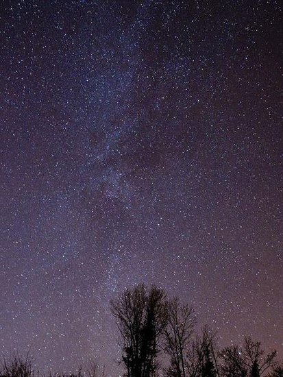 繁星璀璨英国天空 银河系光带穿夜幕@86.0769